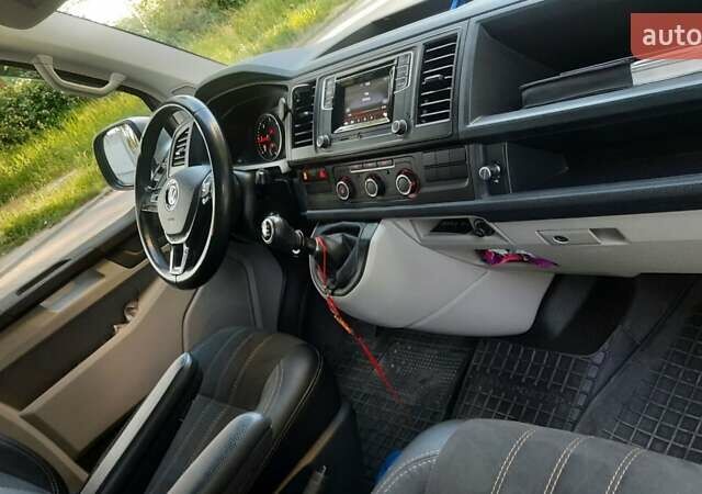 Серый Фольксваген Transporter, объемом двигателя 2 л и пробегом 290 тыс. км за 22000 $, фото 29 на Automoto.ua