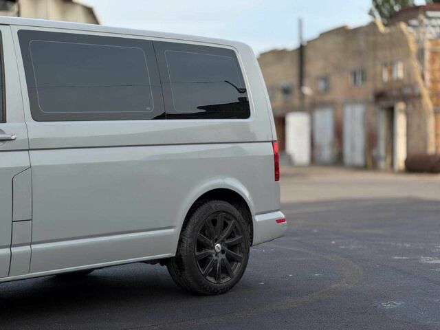 Серый Фольксваген Transporter, объемом двигателя 2 л и пробегом 218 тыс. км за 14440 $, фото 2 на Automoto.ua