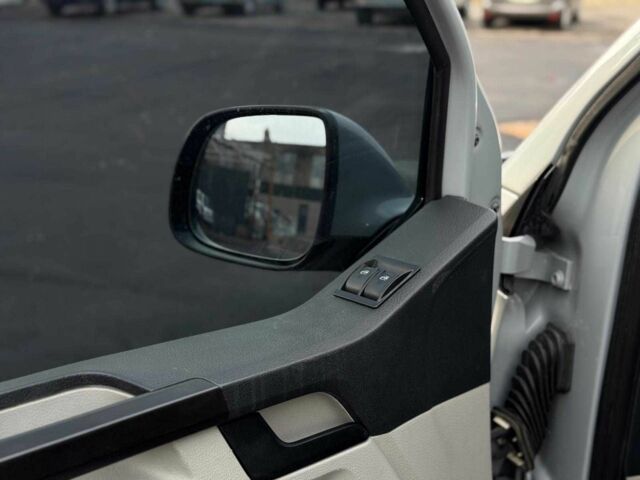 Серый Фольксваген Transporter, объемом двигателя 2 л и пробегом 218 тыс. км за 14440 $, фото 21 на Automoto.ua