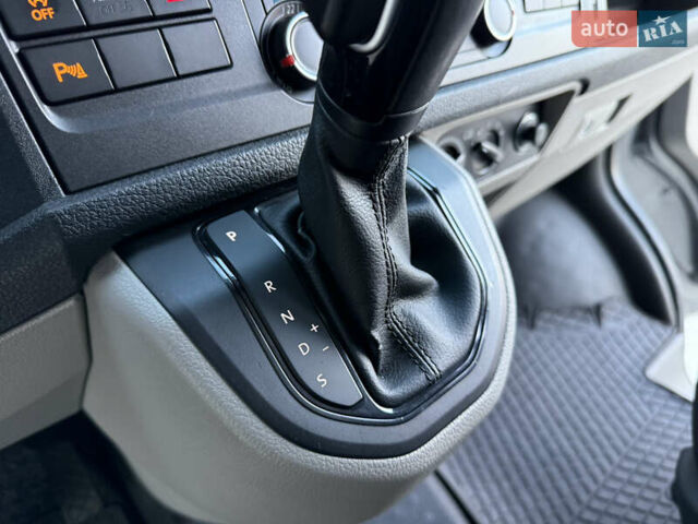 Серый Фольксваген Transporter, объемом двигателя 2 л и пробегом 299 тыс. км за 25000 $, фото 22 на Automoto.ua