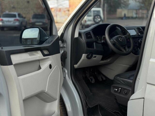 Серый Фольксваген Transporter, объемом двигателя 2 л и пробегом 218 тыс. км за 14440 $, фото 19 на Automoto.ua