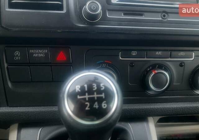 Серый Фольксваген Transporter, объемом двигателя 2 л и пробегом 290 тыс. км за 22000 $, фото 27 на Automoto.ua