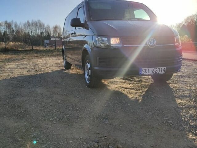 Серый Фольксваген Transporter, объемом двигателя 2 л и пробегом 162 тыс. км за 10000 $, фото 1 на Automoto.ua