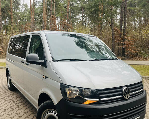 Серый Фольксваген Transporter, объемом двигателя 1.97 л и пробегом 258 тыс. км за 19800 $, фото 2 на Automoto.ua