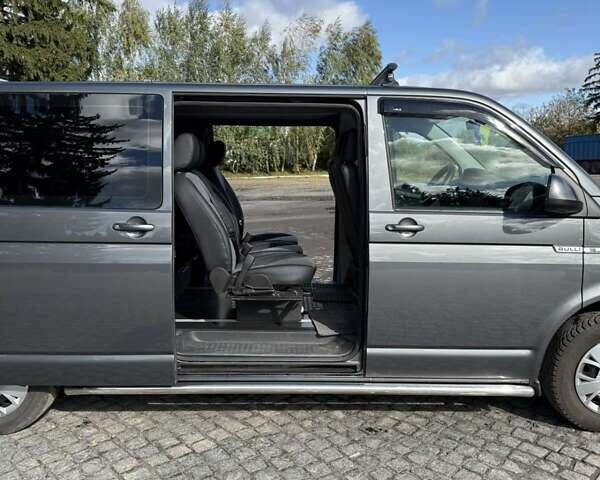 Сірий Фольксваген Transporter, об'ємом двигуна 2 л та пробігом 259 тис. км за 27500 $, фото 2 на Automoto.ua