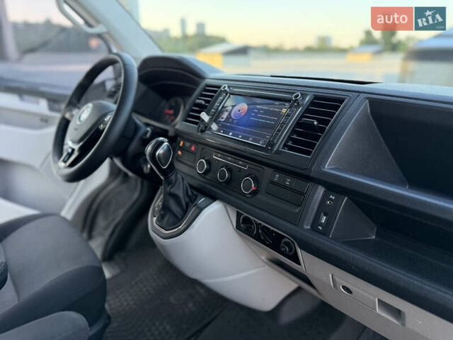 Серый Фольксваген Transporter, объемом двигателя 2 л и пробегом 299 тыс. км за 25000 $, фото 11 на Automoto.ua