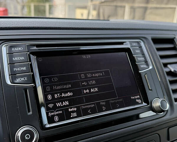 Серый Фольксваген Transporter, объемом двигателя 2 л и пробегом 230 тыс. км за 19900 $, фото 26 на Automoto.ua