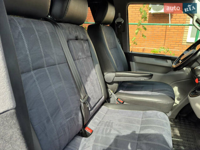Серый Фольксваген Transporter, объемом двигателя 2 л и пробегом 172 тыс. км за 28000 $, фото 37 на Automoto.ua