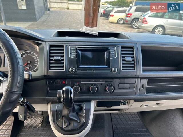 Серый Фольксваген Transporter, объемом двигателя 2 л и пробегом 208 тыс. км за 27900 $, фото 1 на Automoto.ua
