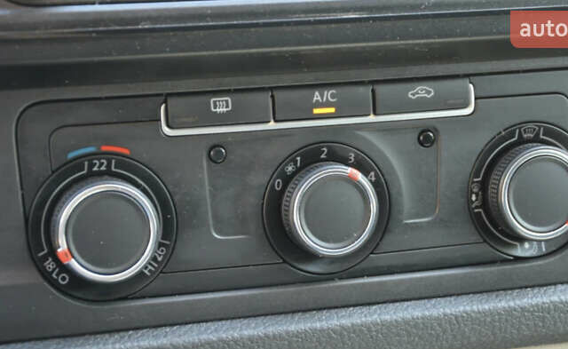 Серый Фольксваген Transporter, объемом двигателя 1.97 л и пробегом 219 тыс. км за 22200 $, фото 16 на Automoto.ua