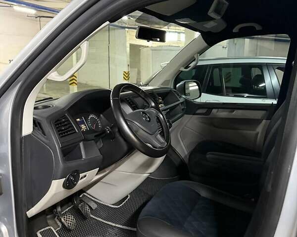 Сірий Фольксваген Transporter, об'ємом двигуна 2 л та пробігом 216 тис. км за 20800 $, фото 15 на Automoto.ua