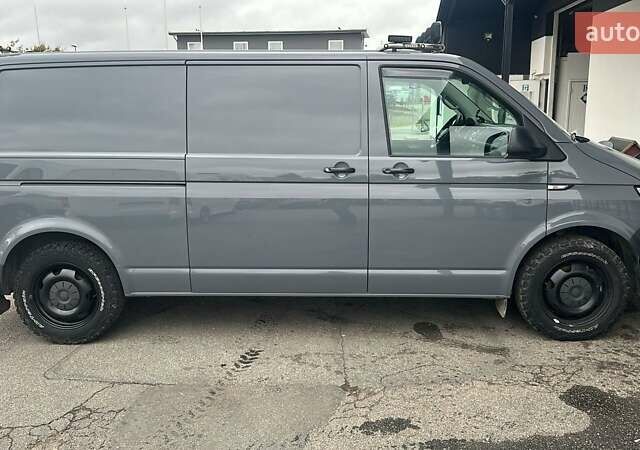 Серый Фольксваген Transporter, объемом двигателя 2 л и пробегом 228 тыс. км за 24300 $, фото 6 на Automoto.ua