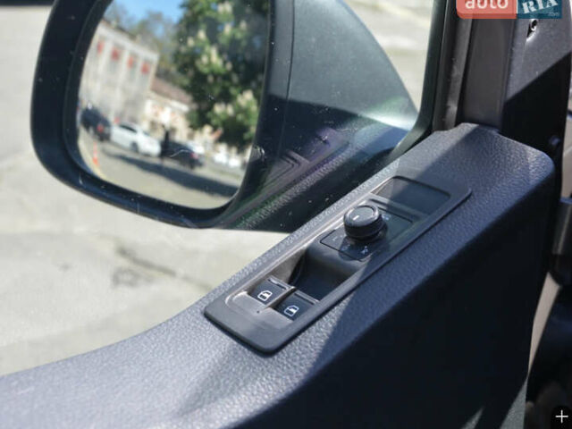 Серый Фольксваген Transporter, объемом двигателя 1.97 л и пробегом 219 тыс. км за 22200 $, фото 10 на Automoto.ua