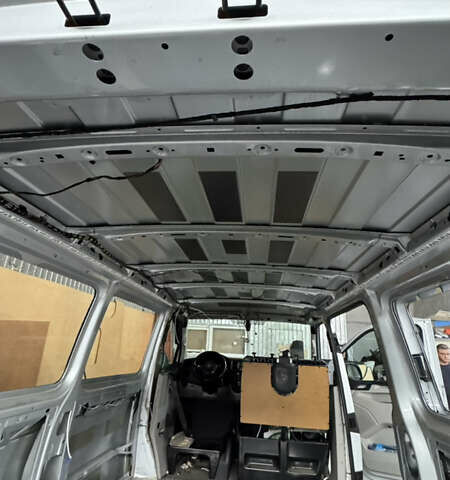 Серый Фольксваген Transporter, объемом двигателя 2 л и пробегом 172 тыс. км за 28000 $, фото 54 на Automoto.ua