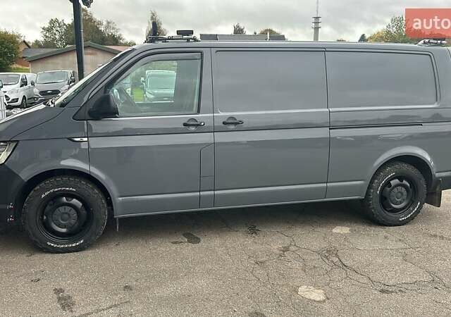 Серый Фольксваген Transporter, объемом двигателя 2 л и пробегом 228 тыс. км за 24300 $, фото 2 на Automoto.ua