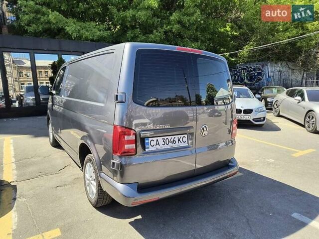 Серый Фольксваген Transporter, объемом двигателя 1.97 л и пробегом 219 тыс. км за 22200 $, фото 3 на Automoto.ua