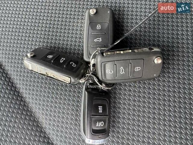 Серый Фольксваген Transporter, объемом двигателя 2 л и пробегом 185 тыс. км за 24999 $, фото 27 на Automoto.ua