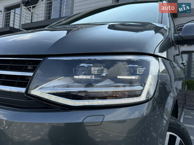 Серый Фольксваген Transporter, объемом двигателя 2 л и пробегом 270 тыс. км за 31900 $, фото 24 на Automoto.ua