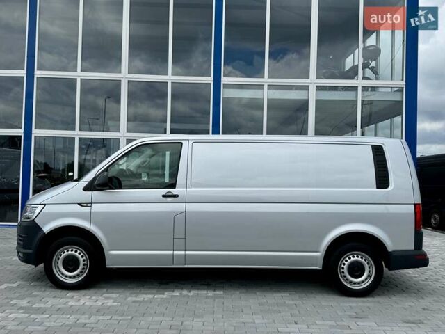 Серый Фольксваген Transporter, объемом двигателя 2 л и пробегом 185 тыс. км за 24999 $, фото 1 на Automoto.ua