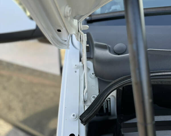 Серый Фольксваген Transporter, объемом двигателя 2 л и пробегом 263 тыс. км за 21800 $, фото 72 на Automoto.ua