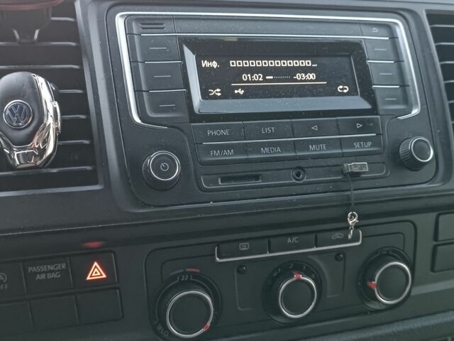 Сірий Фольксваген Transporter, об'ємом двигуна 2 л та пробігом 260 тис. км за 24000 $, фото 9 на Automoto.ua