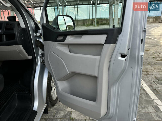 Сірий Фольксваген Transporter, об'ємом двигуна 2 л та пробігом 174 тис. км за 22700 $, фото 18 на Automoto.ua