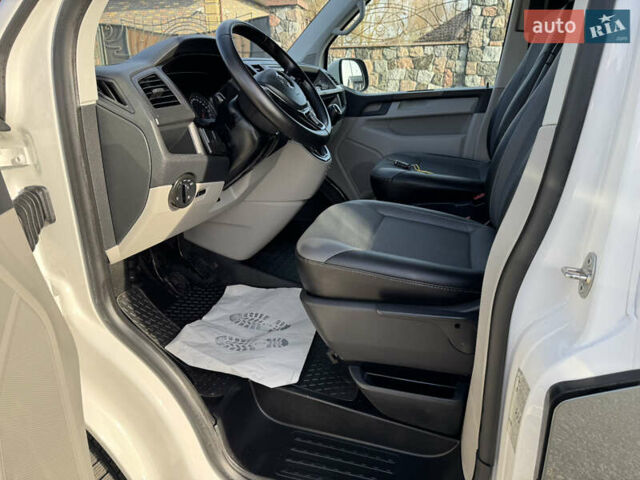 Серый Фольксваген Transporter, объемом двигателя 2 л и пробегом 263 тыс. км за 21800 $, фото 46 на Automoto.ua