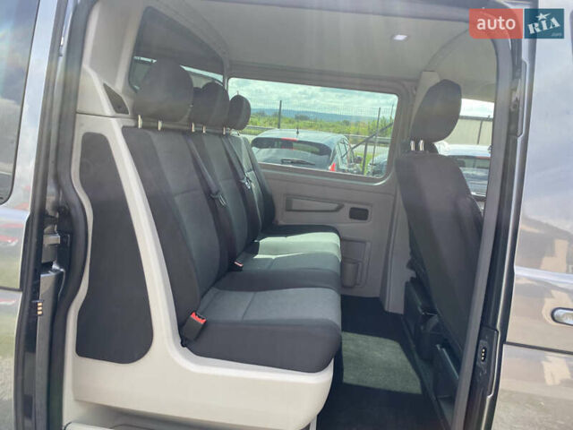 Серый Фольксваген Transporter, объемом двигателя 2 л и пробегом 223 тыс. км за 24500 $, фото 3 на Automoto.ua