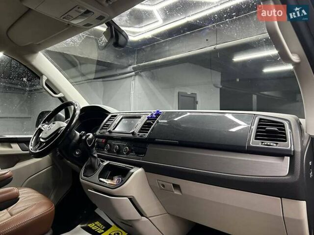 Сірий Фольксваген Transporter, об'ємом двигуна 2 л та пробігом 286 тис. км за 31999 $, фото 15 на Automoto.ua