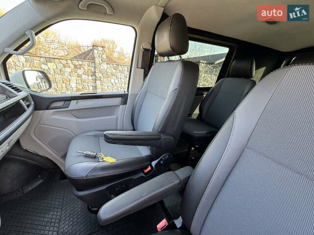 Серый Фольксваген Transporter, объемом двигателя 2 л и пробегом 263 тыс. км за 21800 $, фото 55 на Automoto.ua