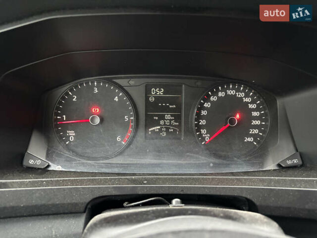 Серый Фольксваген Transporter, объемом двигателя 0 л и пробегом 187 тыс. км за 20499 $, фото 2 на Automoto.ua