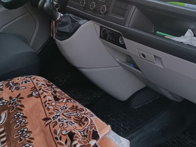 Сірий Фольксваген Transporter, об'ємом двигуна 2 л та пробігом 260 тис. км за 24000 $, фото 5 на Automoto.ua