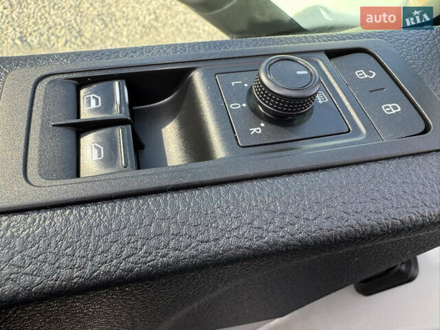 Серый Фольксваген Transporter, объемом двигателя 2 л и пробегом 263 тыс. км за 21800 $, фото 51 на Automoto.ua