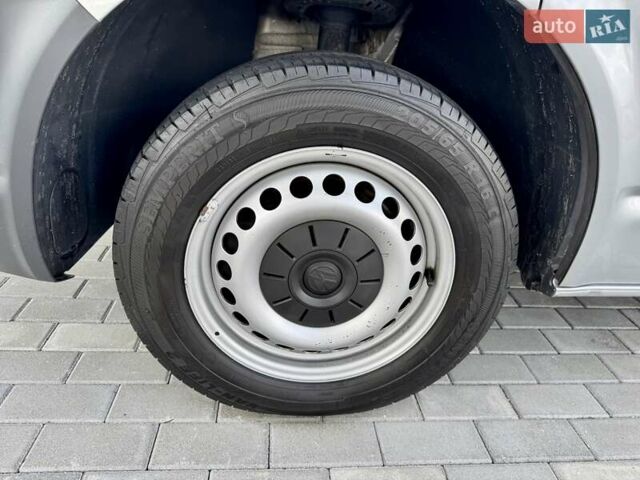 Серый Фольксваген Transporter, объемом двигателя 2 л и пробегом 185 тыс. км за 24999 $, фото 28 на Automoto.ua