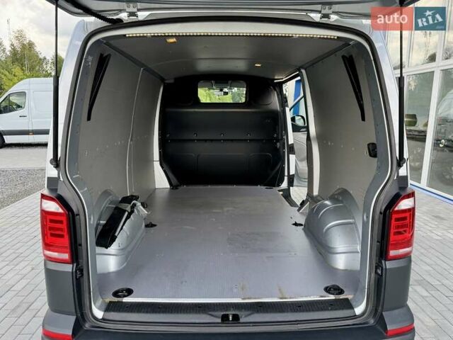 Серый Фольксваген Transporter, объемом двигателя 2 л и пробегом 185 тыс. км за 24999 $, фото 24 на Automoto.ua