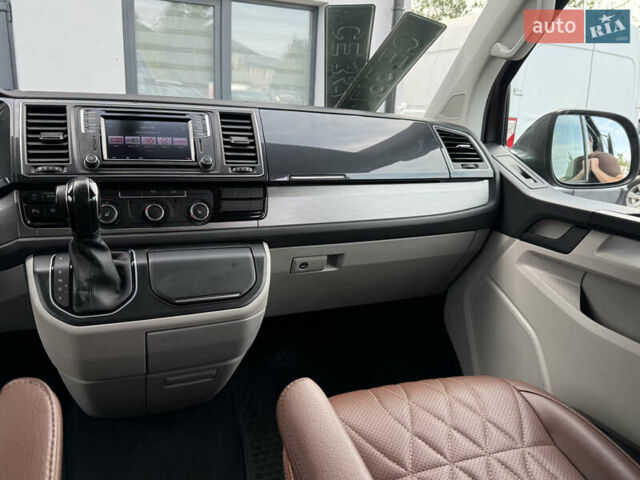 Серый Фольксваген Transporter, объемом двигателя 2 л и пробегом 270 тыс. км за 31900 $, фото 50 на Automoto.ua