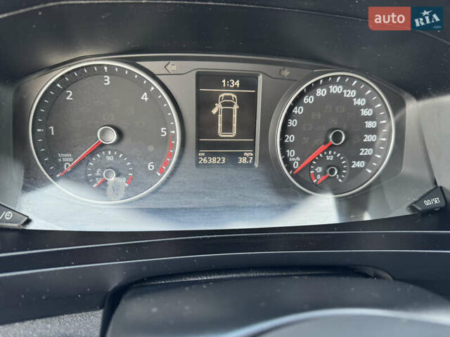 Серый Фольксваген Transporter, объемом двигателя 2 л и пробегом 263 тыс. км за 21800 $, фото 50 на Automoto.ua