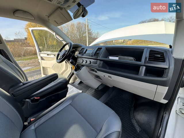 Серый Фольксваген Transporter, объемом двигателя 2 л и пробегом 263 тыс. км за 21800 $, фото 57 на Automoto.ua