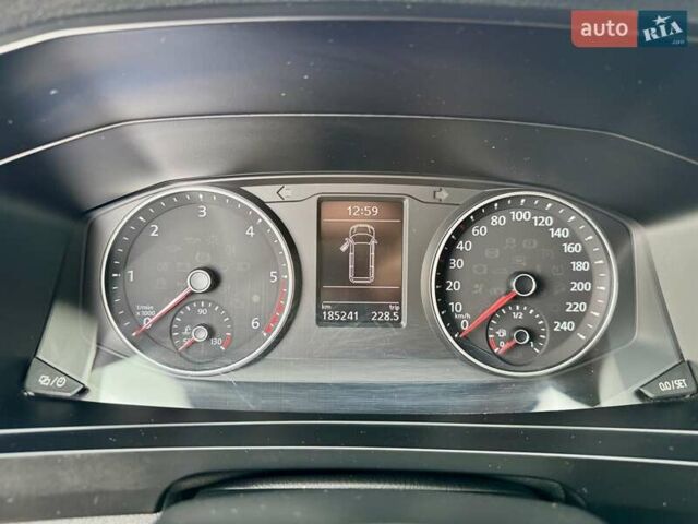 Серый Фольксваген Transporter, объемом двигателя 2 л и пробегом 185 тыс. км за 24999 $, фото 16 на Automoto.ua