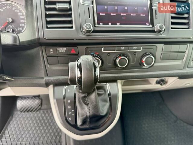 Серый Фольксваген Transporter, объемом двигателя 2 л и пробегом 185 тыс. км за 24999 $, фото 17 на Automoto.ua