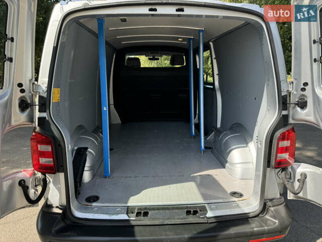 Серый Фольксваген Transporter, объемом двигателя 2 л и пробегом 173 тыс. км за 23400 $, фото 25 на Automoto.ua