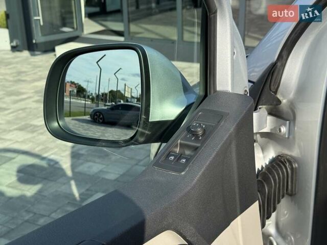 Сірий Фольксваген Transporter, об'ємом двигуна 2 л та пробігом 197 тис. км за 27900 $, фото 14 на Automoto.ua
