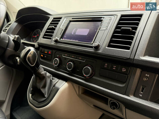 Серый Фольксваген Transporter, объемом двигателя 2 л и пробегом 280 тыс. км за 25800 $, фото 21 на Automoto.ua