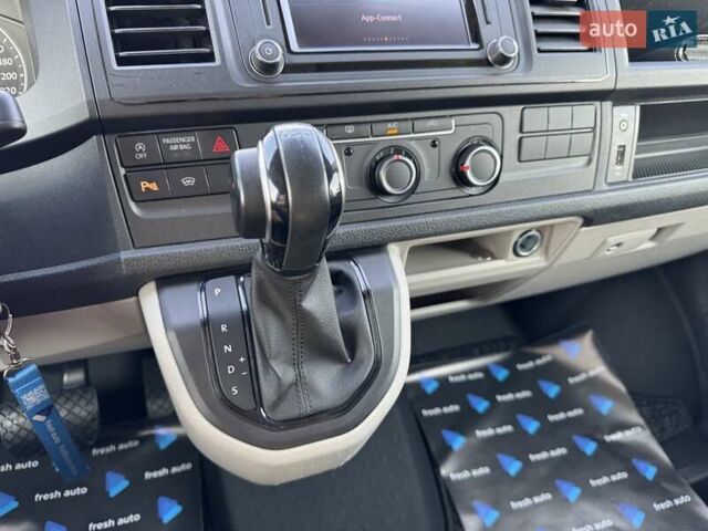 Сірий Фольксваген Transporter, об'ємом двигуна 2 л та пробігом 197 тис. км за 27900 $, фото 23 на Automoto.ua