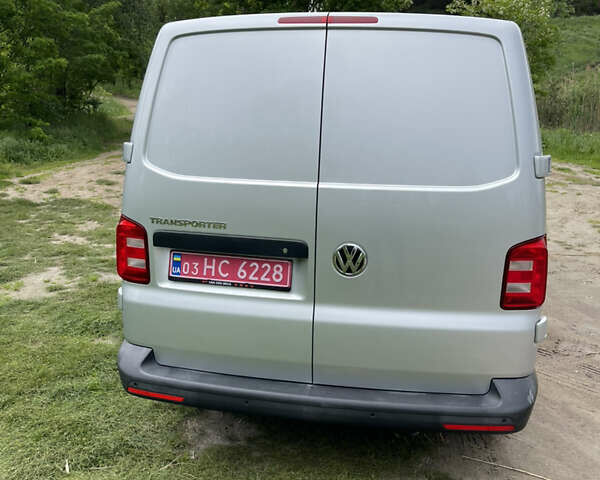 Сірий Фольксваген Transporter, об'ємом двигуна 2 л та пробігом 204 тис. км за 26000 $, фото 6 на Automoto.ua