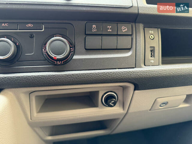 Серый Фольксваген Transporter, объемом двигателя 2 л и пробегом 280 тыс. км за 25800 $, фото 10 на Automoto.ua