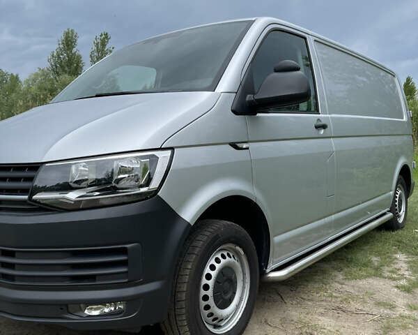 Сірий Фольксваген Transporter, об'ємом двигуна 2 л та пробігом 204 тис. км за 26000 $, фото 1 на Automoto.ua