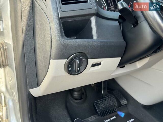 Сірий Фольксваген Transporter, об'ємом двигуна 2 л та пробігом 197 тис. км за 27900 $, фото 15 на Automoto.ua