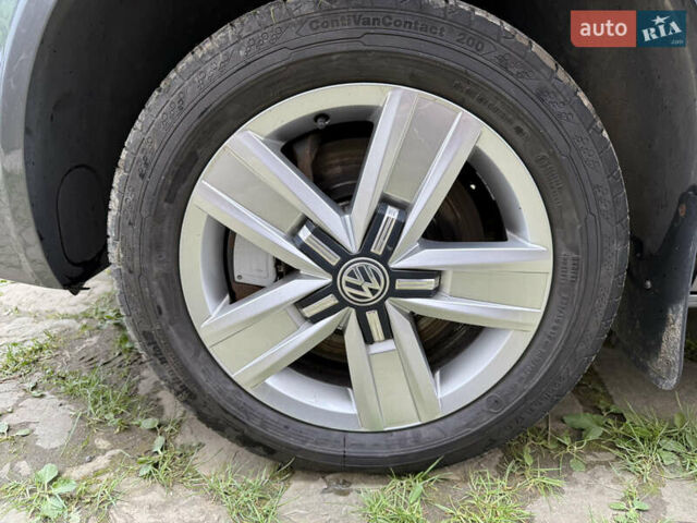 Серый Фольксваген Transporter, объемом двигателя 2 л и пробегом 280 тыс. км за 25800 $, фото 23 на Automoto.ua