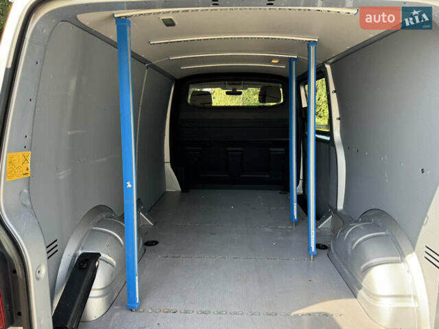 Серый Фольксваген Transporter, объемом двигателя 2 л и пробегом 173 тыс. км за 23400 $, фото 26 на Automoto.ua